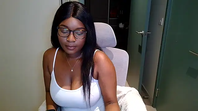 Snapshot of itsanna_b chatting on July 9, 2:37 am itsanna b online show from July 9, 2:37 am
