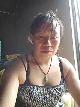 Snapshot of Moon_squirtt chatting on August 1, 2:44 am Moon squirtt online show from August 1, 2:44 am