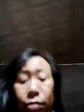 Snapshot of Moon_squirtt chatting on August 8, 2:08 pm Moon squirtt online show from August 8, 2:08 pm
