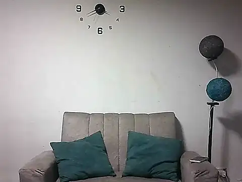 Snapshot of Asly- chatting on July 16, 6:47 pm Asly- online show from July 16, 6:47 pm