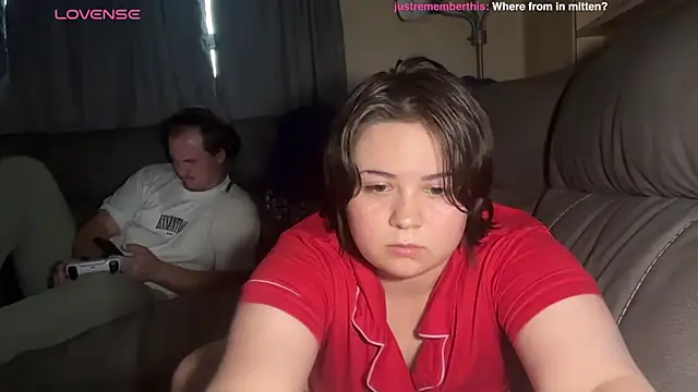 Snapshot of BugsAndDazey chatting on June 30, 1:17 am BugsAndDazey online show from June 30, 1:17 am