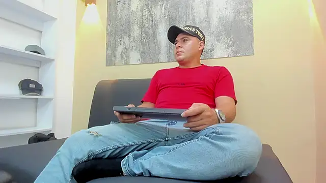 Snapshot of THEO_WOOD3 chatting on June 30, 8:32 pm THEO WOOD3 online show from June 30, 8:32 pm
