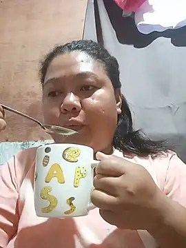 Snapshot of Glamourous_Smile16 chatting on July 9, 7:40 pm Glamourous Smile16 online show from July 9, 7:40 pm
