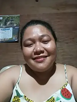 Snapshot of Glamourous_Smile16 chatting on July 10, 7:45 am Glamourous Smile16 online show from July 10, 7:45 am