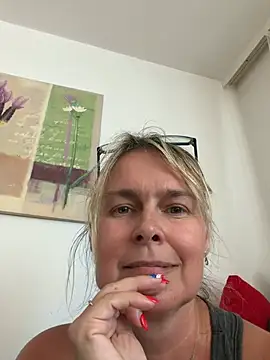 -Fifinka- online show from June 30, 2:51 pm