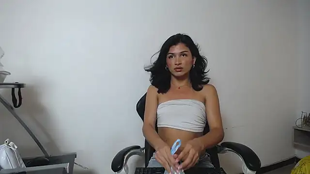 Snapshot of Madisson_joness1 chatting on July 31, 7:35 pm Madisson joness1 online show from July 31, 7:35 pm