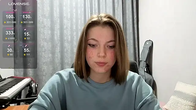 Snapshot of LoriYates chatting on June 30, 8:32 pm LoriYates online show from June 30, 8:32 pm