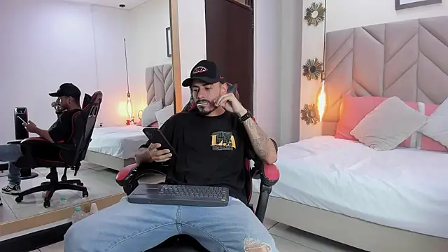 MattCollins  online show from June 27, 12:37 am