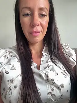 Snapshot of Charming_ScarlettX chatting on June 30, 1:45 pm Charming ScarlettX online show from June 30, 1:45 pm