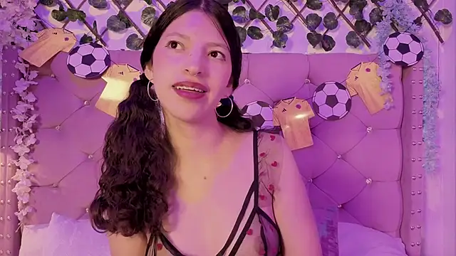 Snapshot of Namii__ chatting on June 27, 12:22 pm Namii online show from June 27, 12:22 pm