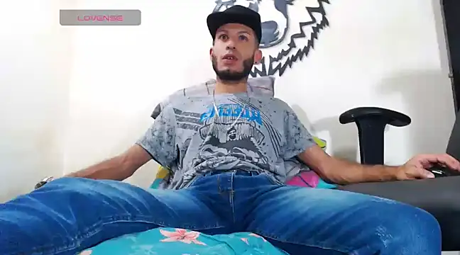 Snapshot of WOLFMONSTERDICK chatting on March 5, 3:51 pm WOLFMONSTERDICK online show from March 5, 3:51 pm