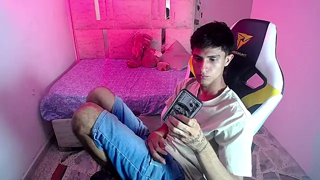 AUSTIN BOYY online show from June 26, 9:41 pm