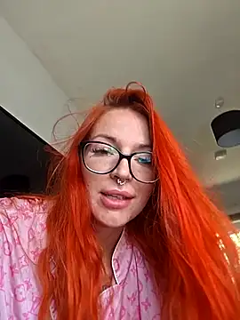 Snapshot of boodemblue chatting on July 9, 10:19 am boodemblue online show from July 9, 10:19 am