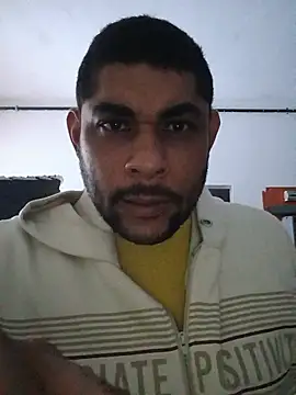 Snapshot of Iniciantecurioso2 chatting on July 1, 2:46 am Iniciantecurioso2 online show from July 1, 2:46 am