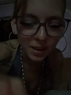 Snapshot of Alina-420 chatting on June 30, 8:10 pm Alina-420 online show from June 30, 8:10 pm