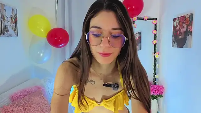 Snapshot of Liiaa__7 chatting on July 3, 2:01 pm Liiaa 7 online show from July 3, 2:01 pm