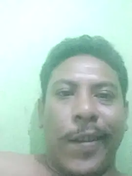 Snapshot of Honeyboy2026 chatting on July 21, 10:56 pm Honeyboy2026 online show from July 21, 10:56 pm