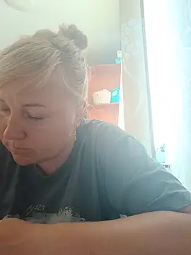 Snapshot of Silen-mi chatting on July 4, 11:05 am Silen-mi online show from July 4, 11:05 am