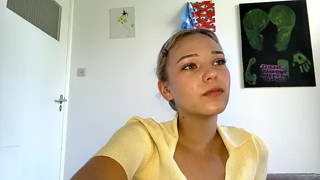 Snapshot of Kassejent chatting on July 1, 11:23 am Kassejent online show from July 1, 11:23 am