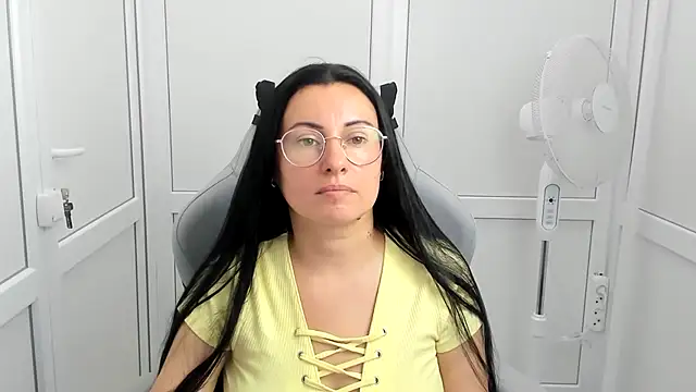 Snapshot of ChloeVibee chatting on July 2, 1:06 pm ChloeVibee online show from July 2, 1:06 pm