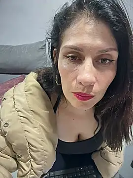 Snapshot of ALYSSON__11 chatting on July 7, 3:09 am ALYSSON 11 online show from July 7, 3:09 am