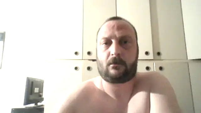 Snapshot of GluedWhippet chatting on July 4, 8:37 pm GluedWhippet online show from July 4, 8:37 pm