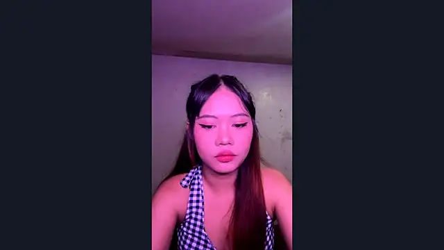 Snapshot of BritneySandrowicz chatting on July 6, 11:18 am BritneySandrowicz online show from July 6, 11:18 am