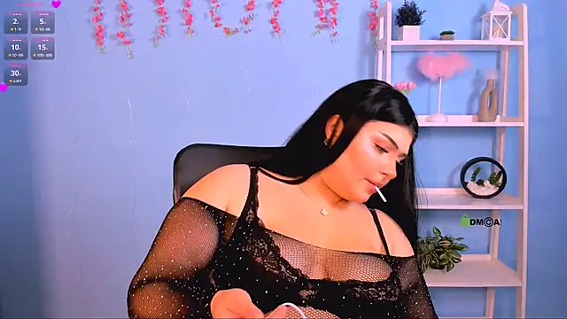 Snapshot of amanda_striking chatting on July 12, 9:11 am amanda striking online show from July 12, 9:11 am