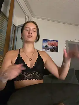 Snapshot of Eleaoff chatting on July 8, 9:52 pm Eleaoff online show from July 8, 9:52 pm