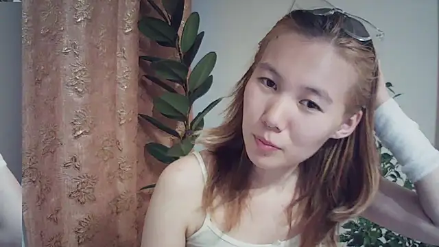 Snapshot of MammieLippoldt chatting on July 3, 4:57 pm MammieLippoldt online show from July 3, 4:57 pm