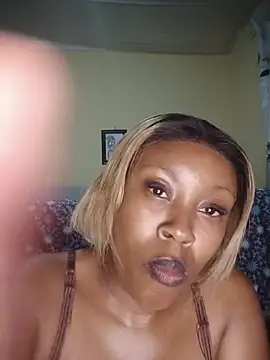 sexypoison22 online show from July 4, 8:37 pm