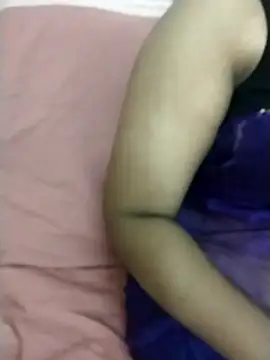 Snapshot of abinaya_aarav chatting on July 7, 6:16 am abinaya aarav online show from July 7, 6:16 am