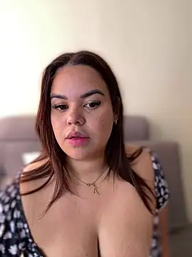 AliceStarshine online show from March 18, 2:26 pm