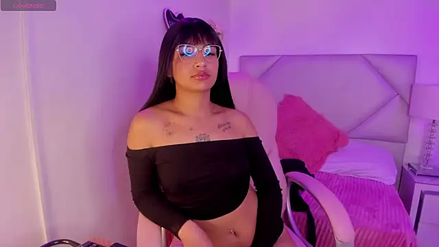 Snapshot of Zoe__Parkerr chatting on July 14, 2:45 pm Zoe Parkerr online show from July 14, 2:45 pm