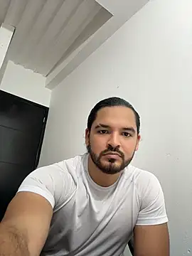 Snapshot of Efren_Fernandez chatting on July 7, 1:19 am Efren Fernandez online show from July 7, 1:19 am
