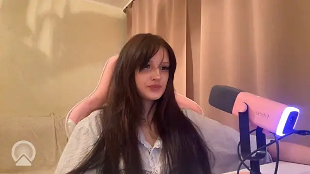 Snapshot of YunaVelour chatting on July 8, 1:26 pm YunaVelour online show from July 8, 1:26 pm