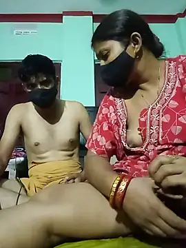 Snapshot of Bedroom9090 chatting on July 6, 5:04 pm Bedroom9090 online show from July 6, 5:04 pm