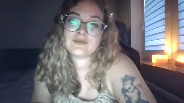 Snapshot of LucyTease chatting on July 7, 6:45 pm LucyTease online show from July 7, 6:45 pm