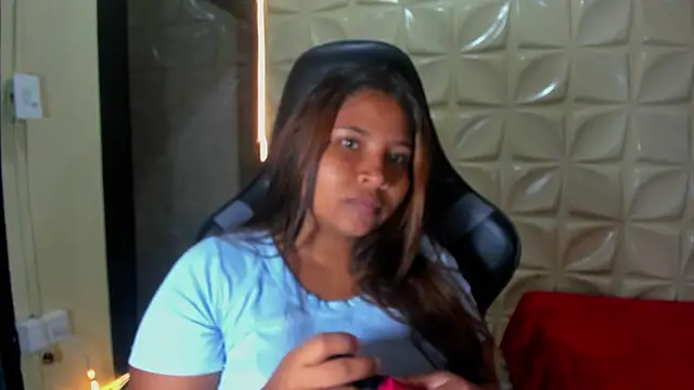 Snapshot of amaya_riveraa chatting on July 12, 1:13 pm amaya riveraa online show from July 12, 1:13 pm