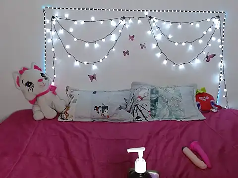 Snapshot of Vanessa333 chatting on July 7, 6:47 am Vanessa333 online show from July 7, 6:47 am