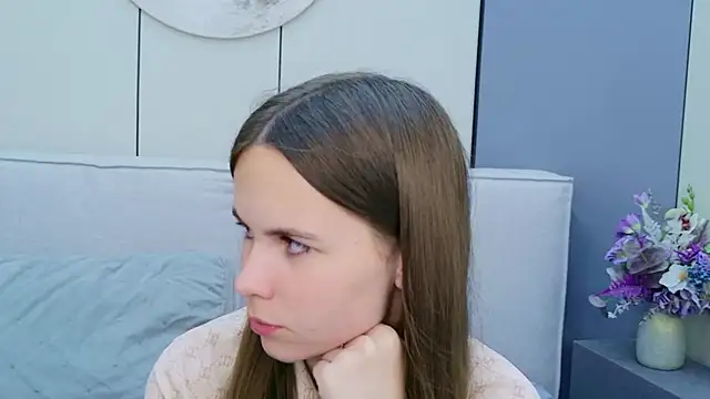 Snapshot of Thalia_Croft chatting on August 1, 11:53 am Thalia Croft online show from August 1, 11:53 am