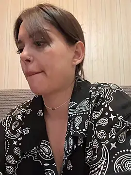Snapshot of Dayan_a chatting on July 13, 5:16 pm Dayan a online show from July 13, 5:16 pm