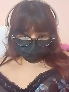 Snapshot of LexaLuxe chatting on July 24, 6:11 am LexaLuxe online show from July 24, 6:11 am