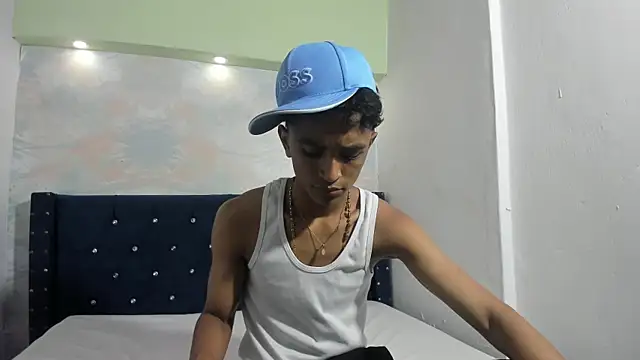 Snapshot of sebastian_torress chatting on July 8, 7:51 pm sebastian torress online show from July 8, 7:51 pm