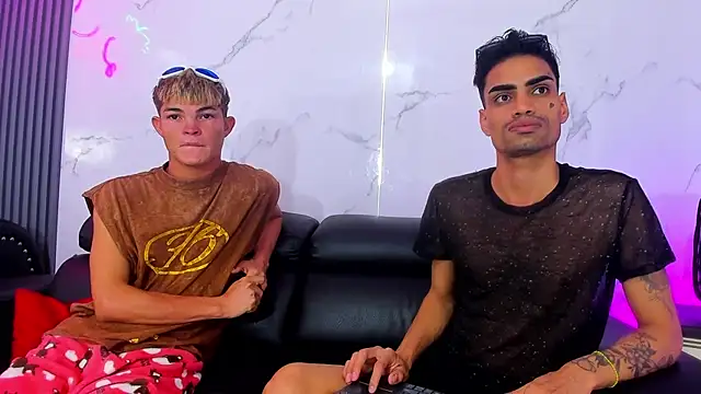 Snapshot of Latin_twink_lyam1 chatting on July 8, 4:39 am Latin twink lyam1 online show from July 8, 4:39 am