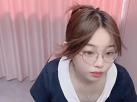 Snapshot of zz88z chatting on July 8, 3:00 am zz88z online show from July 8, 3:00 am
