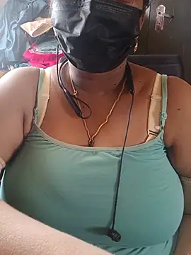 Snapshot of curvy_shilpha chatting on July 10, 6:50 am curvy shilpha online show from July 10, 6:50 am