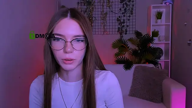 Snapshot of emilia_fly chatting on July 25, 9:18 am emilia fly online show from July 25, 9:18 am