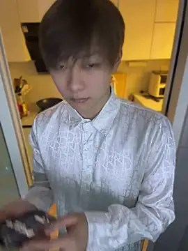 Snapshot of ovo_uu chatting on July 12, 2:41 pm ovo uu online show from July 12, 2:41 pm