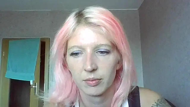 Snapshot of Bianka_Melody chatting on July 15, 8:08 am Bianka Melody online show from July 15, 8:08 am